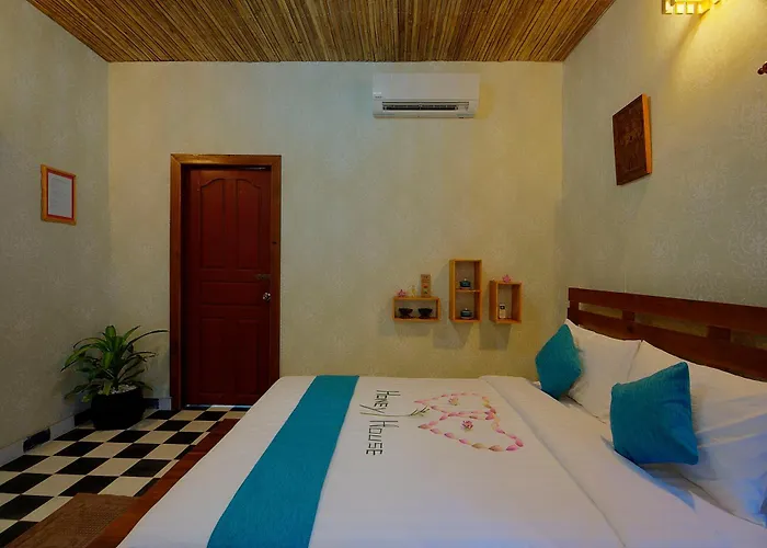 Old Khmer House 3*