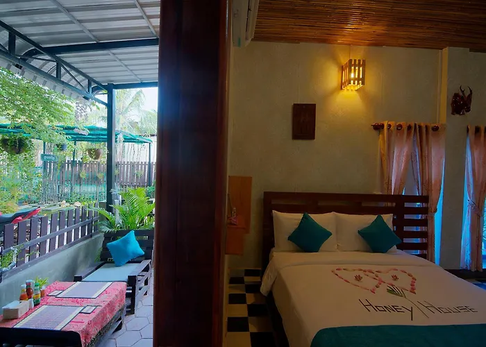 Old Khmer House 3*